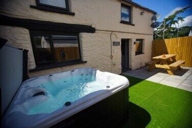 FREEHOUSE VILLAGE INN WITH SUPERB PUB, RESTAURANT AND GUEST FACILITIES Photo 11