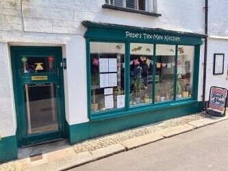 Popular Cornish Coastal Town Centre Restaurant With Spacious Owner's Apartment Photo 12