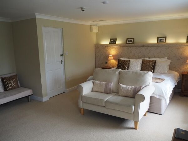 Licenced Trade, Pubs & Clubs For Sale in Driffield Photo 12