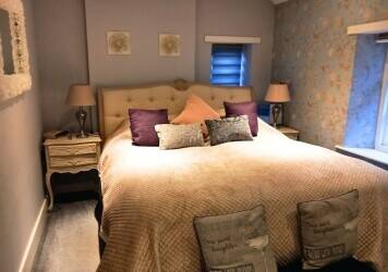 OXFORDSHIRE/GLOUCESTERSHIRE – HIGH TRADING COTSWOLDS INN Photo 12