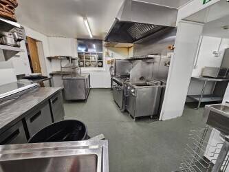 Exceptionally Well Equipped & Presented 100 Cover Town Centre Restaurant & Bar Premises Photo 12