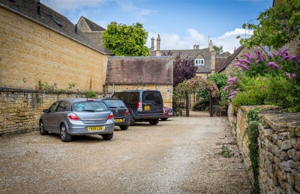 Boutique Cotswolds Tearooms and Bed & Breakfast For Sale For Sale in Chipping Campden Photo 12