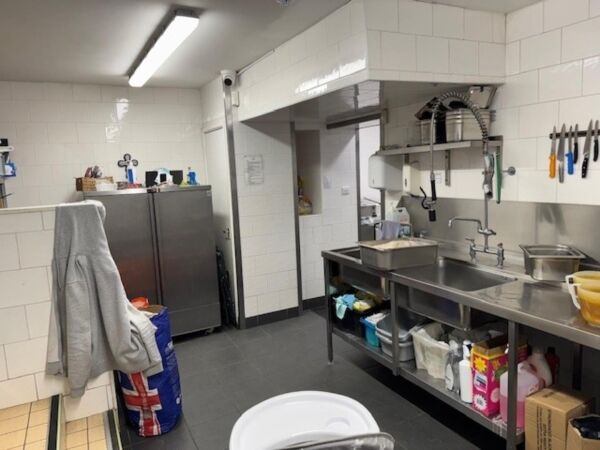 Leasehold Fish & Chip Takeaway Located In Bloxham Photo 12