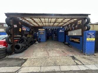 Active tyre shop for sale in edgware/MILL HILL Photo 1