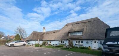 Thatched pub for sale in theddlethorpe