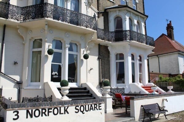 EXCEPTIONAL PROFITABLE BOUTIQUE GUEST HOUSE REAL GENUINE POTENTIAL EXCELLENT BUSINESS OPPORTUNITY Photo 13