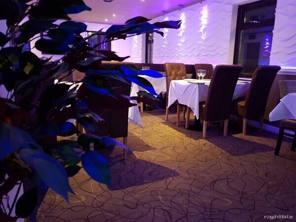 100 seater restaurant with 40 space bar. Outside decking area for 50, Beer garden for 80 Photo 13
