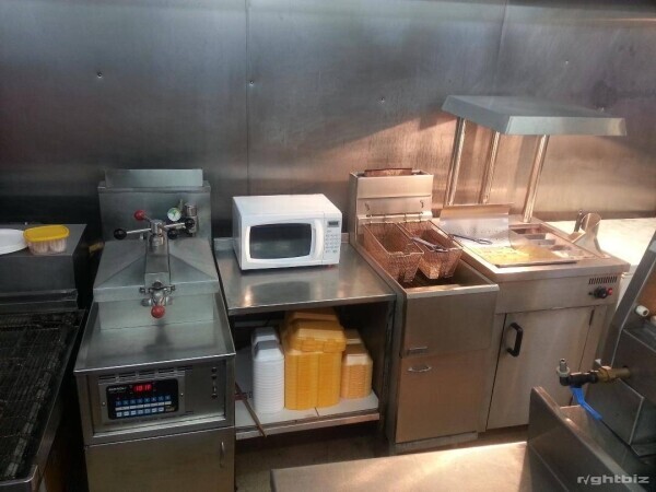 Pizza & Chicken Restaurant Photo 13