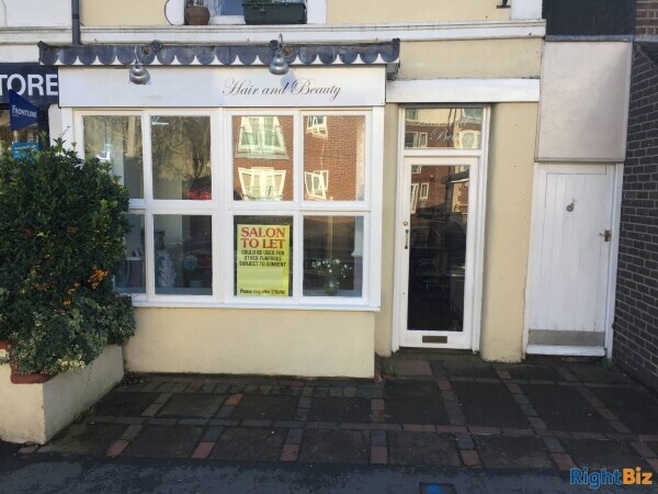 Vacant Hair & Beauty Salon for sale - East Grinstead Photo 11