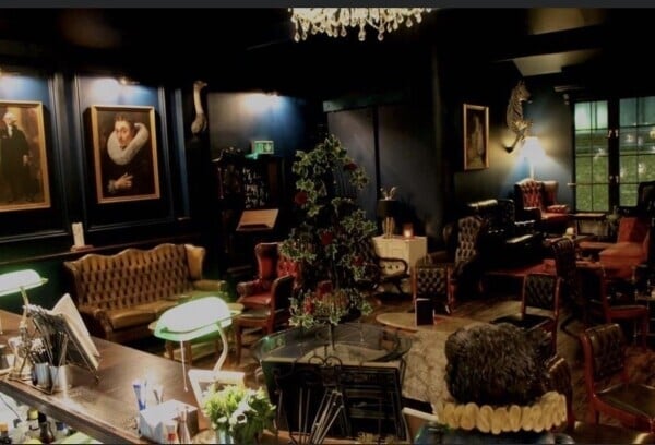TWO BUSY BARS IN TOWN FOR SALE UNDER ONE ROOF. Photo 1