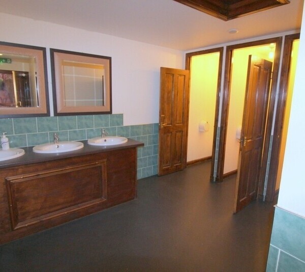Outstanding 9-Bedroom Village Inn Situated in Angus Photo 13