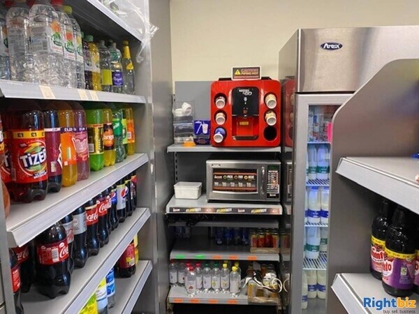 Leasehold Convenience Store & Off License Located In Atherstone Photo 13