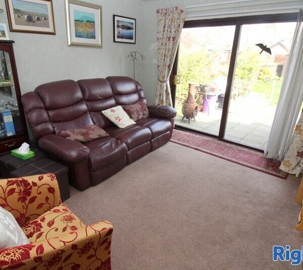 Excellent 5-Bedroom Guest House in Perth Photo 13