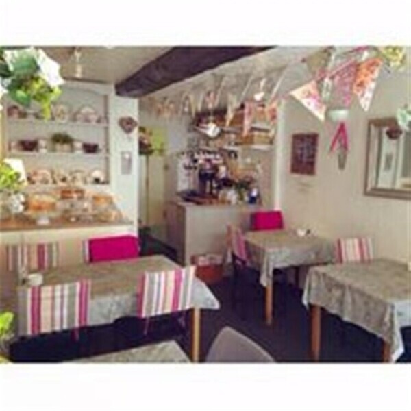 SHOP PREMISES prime central location WOTTON-UNDER-EDGE Photo 13