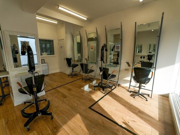 Extremely well established Hair & Beauty Salon for sale Photo 13