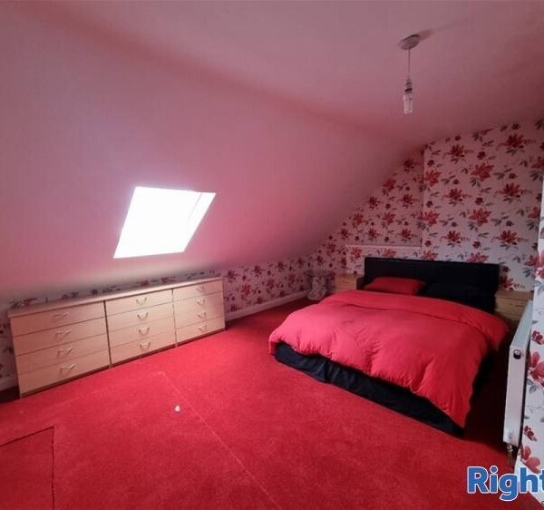 Beautifully Renovated Modern Bar with Comfortable Atmosphere & Accomodation Photo 13