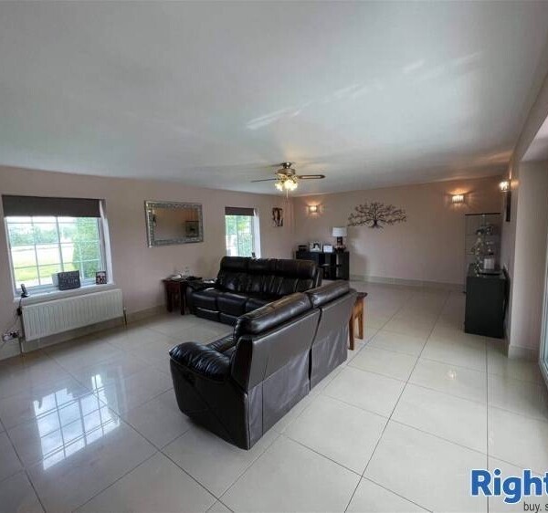 Kennels, Cattery & Equestrian businesses For Sale in Monmouthshire Photo 13
