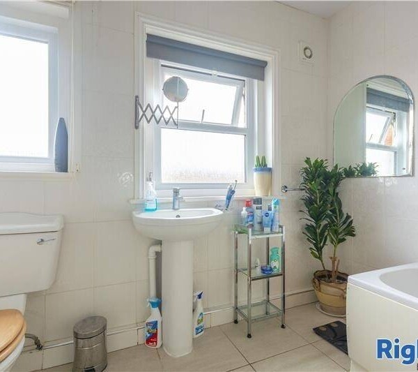 Freehold Opportunity Post Office & Retail store with 4 Bedroom Accommodation Photo 12