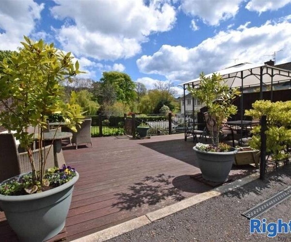 Outstanding East Devon Guest House For Sale in Sidmouth Photo 13