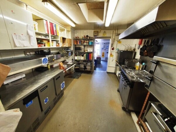 STUNNING TEA ROOMS/BISTRO/CAFÉ WITH FULL A3 & ALCOHOL LICENCE Photo 13