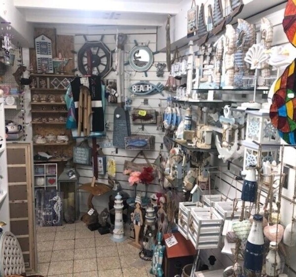 Leasehold Retail Toy Shop Located In Padstow Photo 13