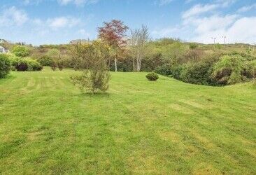 Profitable and Attractive 7-Bedroom Hotel in a Wonderful Trading Location Photo 13