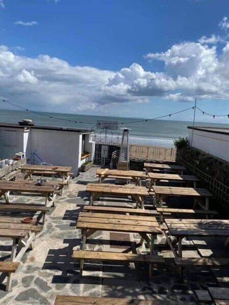 PEMBROKESHIRE (SAUNDERSFOOT) - RENOWNED BAR & RESTAURANT LEADING ON TO BEACH Photo 13