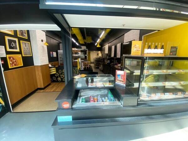 STAFF RUN PIZZA TAKEAWAY & DARK KITCHEN WITHIN SHOPPING CENTRE Photo 13