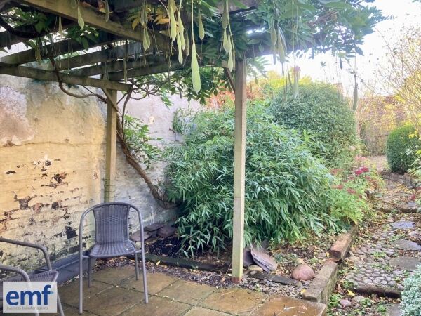 TEA ROOMS & TEA GARDEN with COLLECTABLES & CRAFTS Photo 13