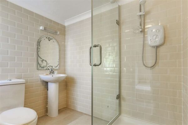 Auction Lot: White Lodge, Ilsham Marine Drive, Torquay, Devon, TQ1 2HT For Sale in Torquay Photo 13