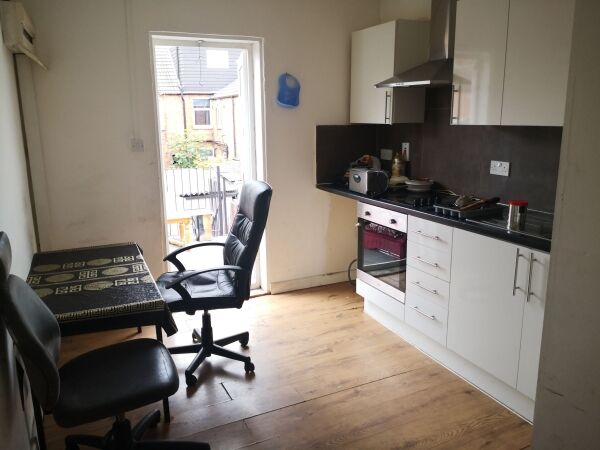 Investment Property / A3 Licence / Fish & Chip + Accommodation Photo 13