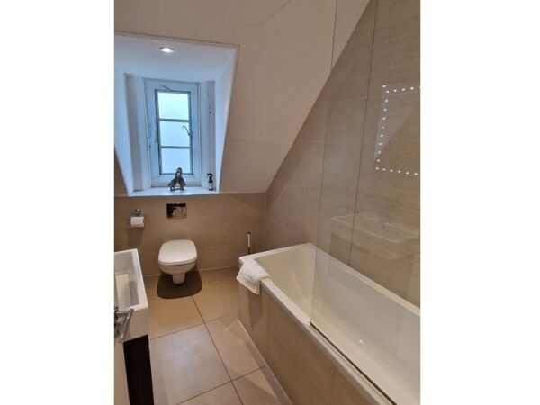 Beautifully Presented Holiday Letting For Sale Photo 13