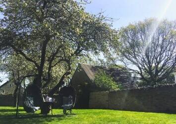 OXFORDSHIRE/GLOUCESTERSHIRE – HIGH TRADING COTSWOLDS INN Photo 13