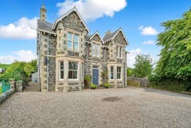 Highly desirable self catering property in Pitlochry Perthshire Photo 14