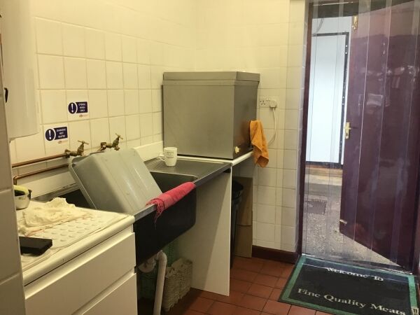 £3,300+ p/wk  BUTCHERs SHOP WITH NICE, S/CONT FLAT, BRIDGEND Photo 13