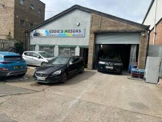 Established Vehicle Body Shop for Rent or Sale