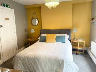 DERBYSHIRE - MARKETPLACE PUB AND RESTAURANT WITH THREE LETTING BEDROOMS Photo 13