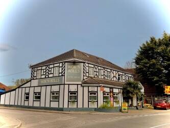 Wok&rsquo;N Rolls Chinese Restaurant/Pub for Sale
