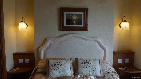 10 bedroom Victorian B&B / Hotel with owners accommodation set in the village of Combe Martin Photo 14