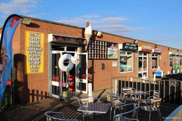 3 BUSINESSES IN 1 / AMUSEMENT ARCADE / CAFE and ICE CREAM PARLOUR / GIFT AREA ONLY 1 IN RESORT Photo 13