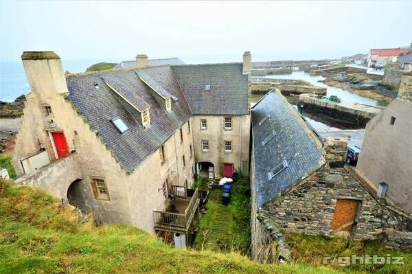 Portsoy Harbour-side former cafe with owners accommodation (ref. 1158) Photo 14