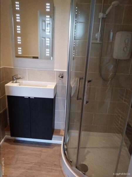 B&B Tenby, Pembrokeshire. 5 en-suite guest rooms. Owners accommodation with potential art studio. Photo 14