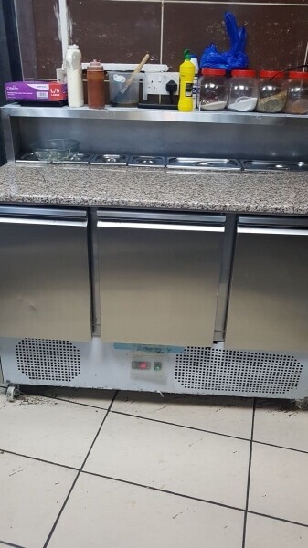 Profitable Chicken & Pizza shop with four bedroom flat for sale at a prime location Hounslow Photo 14