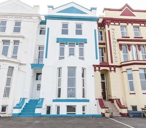 Exceptional holiday self catering business on Seafront; 7 apartments & cottage - managed remotely Photo 14