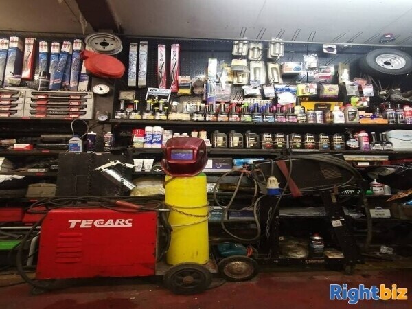 Well known traditional garage for sale Photo 14