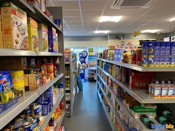 Leasehold Convenience Store & Off License Located In Atherstone Photo 14
