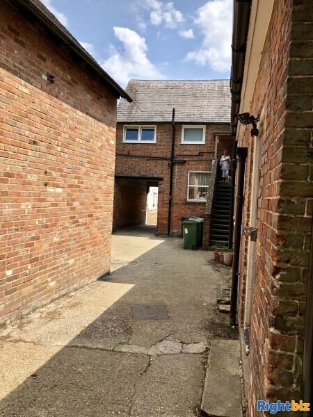 Post Office/Retail with Modern 2 Bedroom Flat Photo 14