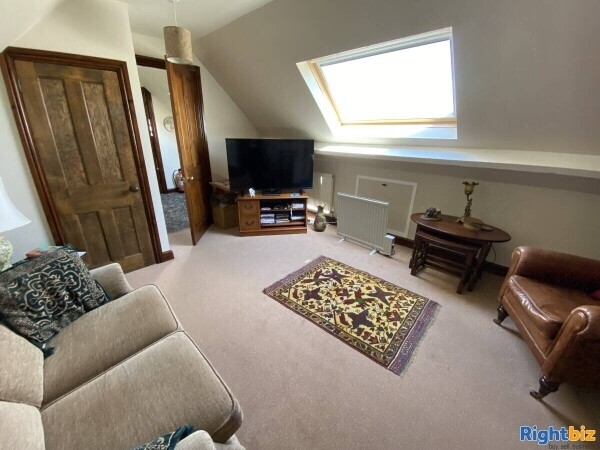 SOMERSET - VILLAGE FREE HOUSE Photo 14