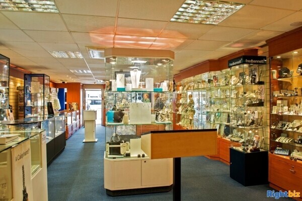 Well established Jewellers located on the Fylde coast Photo 14