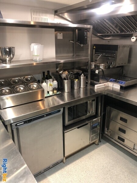 Immaculate & Cool Cafe - Brand New Kitchen Photo 14